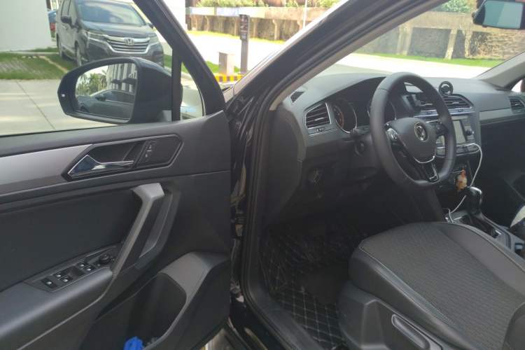 Used Volkswagen Tiguan L 2021 330TSI Automatic Two-Wheel Drive Comfort Edition Driver Seat