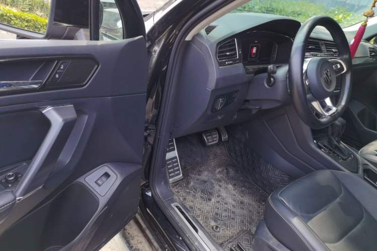 Used Volkswagen Tiguan L 2021 330TSI Automatic Two-Wheel Drive R-Line Enhanced Edition Driver Seat