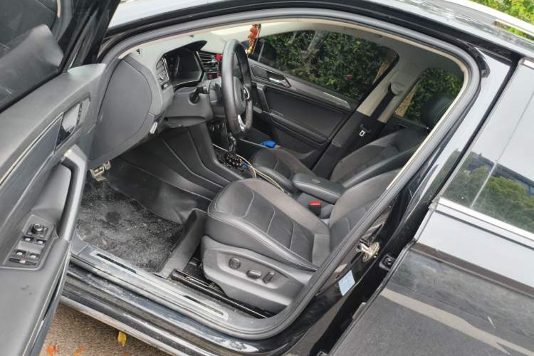 Used Volkswagen Tiguan L 2021 330TSI Automatic Two-Wheel Drive R-Line Enhanced Edition Driver Seat