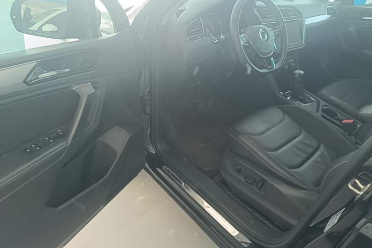 Used Volkswagen Tiguan L 2021 330TSI Automatic Two-Wheel Drive Smart Edition Driver Seat