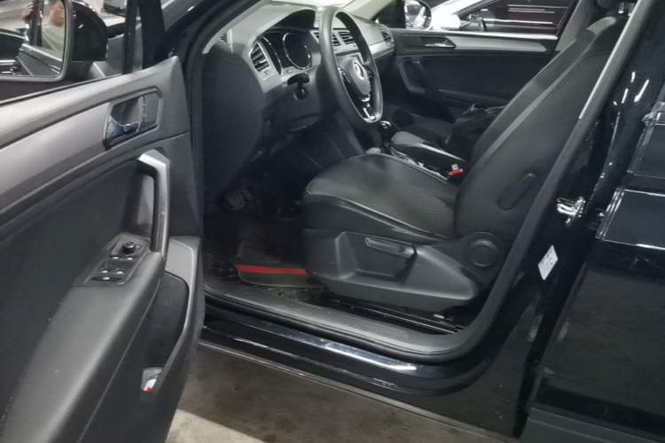 Used Volkswagen Tiguan L 2021 330TSI Automatic Two-Wheel Drive Comfort Edition Driver Seat