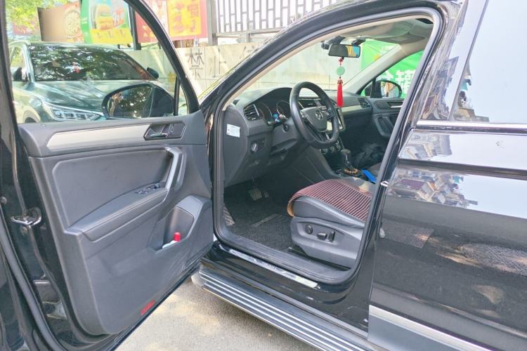 Used Volkswagen Tiguan L 2021 330TSI Automatic Two-Wheel Drive Smart Edition Driver Seat