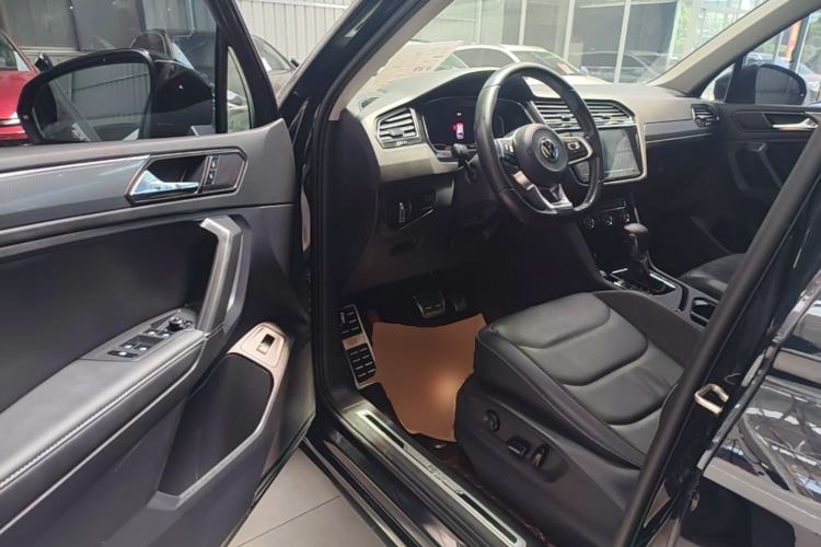 Used Volkswagen Tiguan L 2021 330TSI Automatic Two-Wheel Drive R-Line Enhanced Edition Driver Seat