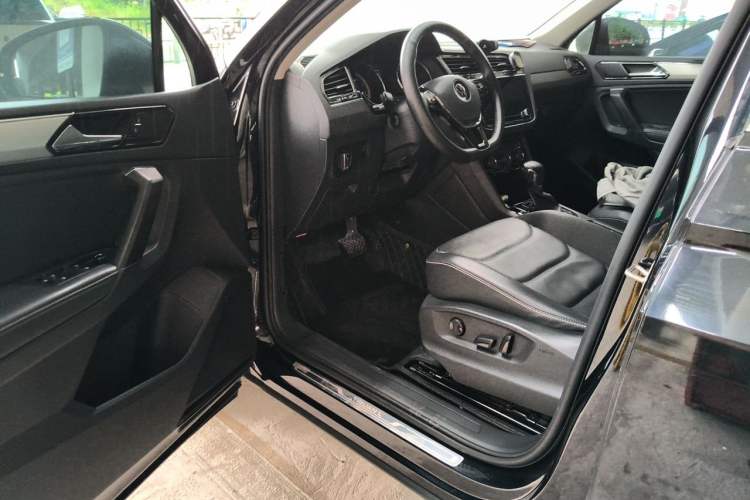 Used Volkswagen Tiguan L 2021 330TSI Automatic Two-Wheel Drive Smart Edition Driver Seat