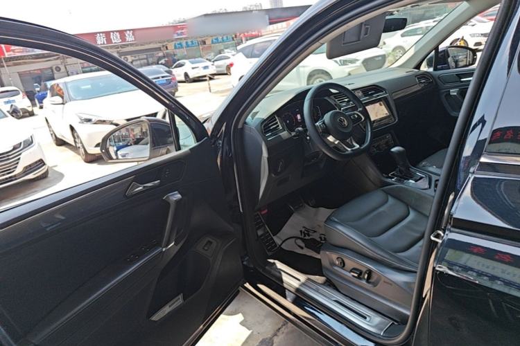 Used Volkswagen Tiguan L 2021 330TSI Automatic Two-Wheel Drive R-Line Enhanced Edition Driver Seat