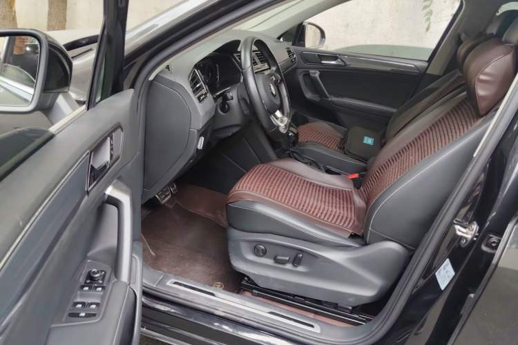 Used Volkswagen Tiguan L 2021 330TSI Automatic Two-Wheel Drive R-Line Enhanced Edition Driver Seat