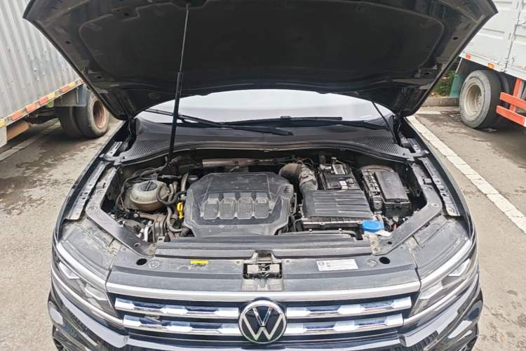 Used Volkswagen Tiguan L 2021 330TSI Automatic Two-Wheel Drive R-Line Flagship Edition Engine Bay