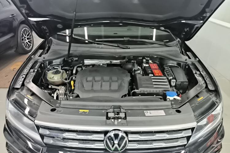 Used Volkswagen Tiguan L 2021 330TSI Automatic Two-Wheel Drive R-Line Enhanced Edition Engine Bay