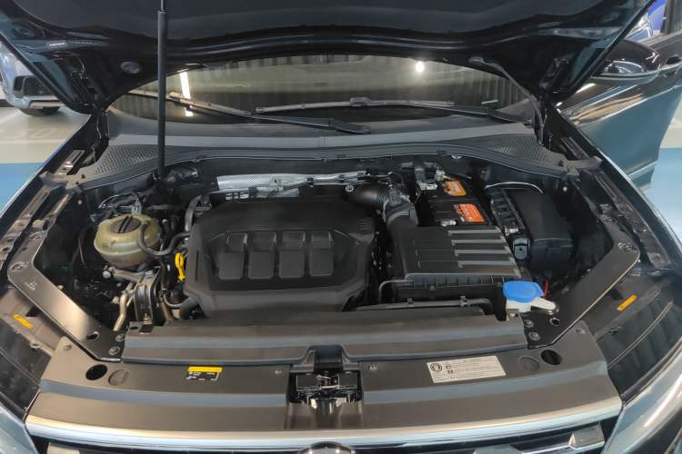 Used Volkswagen Tiguan L 2021 330TSI Automatic Two-Wheel Drive R-Line Enhanced Edition Engine Bay