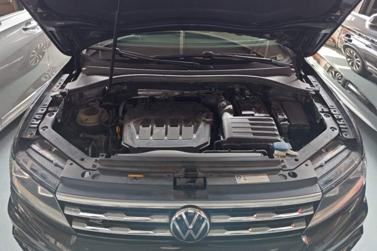 Used Volkswagen Tiguan L 2021 330TSI Automatic Two-Wheel Drive R-Line Enhanced Edition Engine Bay