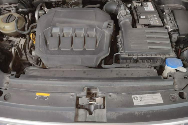 Used Volkswagen Tiguan L 2021 330TSI Automatic Two-Wheel Drive R-Line Enhanced Edition Engine Bay