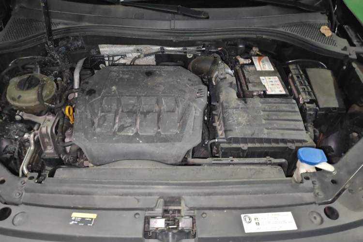 Used Volkswagen Tiguan L 2021 330TSI Automatic Two-Wheel Drive R-Line Enhanced Edition Engine Bay