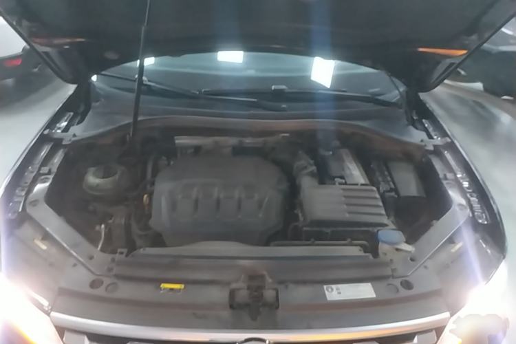 Used Volkswagen Tiguan L 2021 330TSI Automatic Two-Wheel Drive R-Line Enhanced Edition Engine Bay