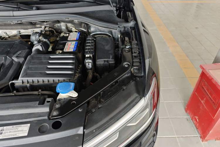 Used Volkswagen Tiguan L 2021 330TSI Automatic Two-Wheel Drive R-Line Flagship Edition Engine Bay Left