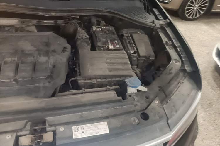 Used Volkswagen Tiguan L 2021 330TSI Automatic Two-Wheel Drive R-Line Flagship Edition Engine Bay Left