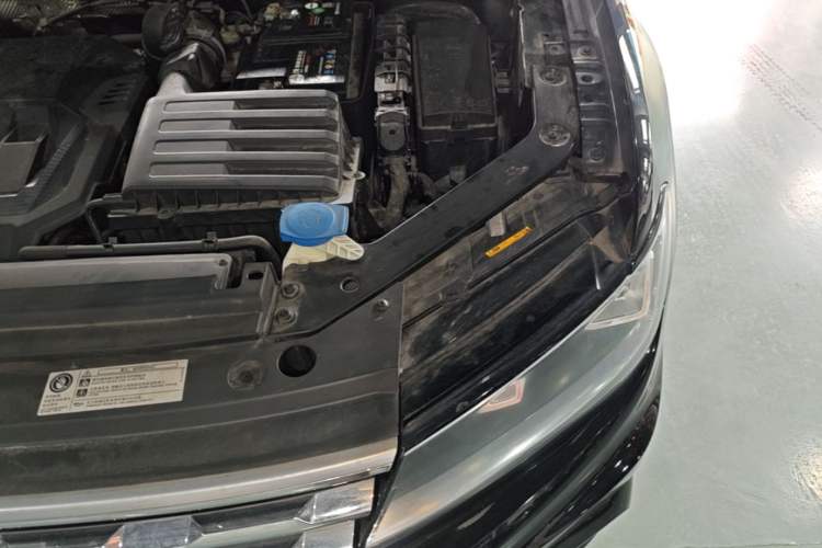 Used Volkswagen Tiguan L 2021 330TSI Automatic Two-Wheel Drive R-Line Enhanced Edition Engine Bay Left