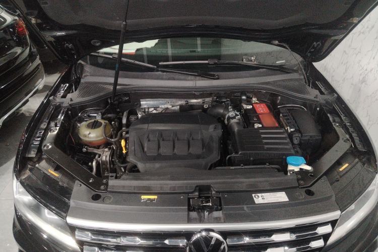 Used Volkswagen Tiguan L 2021 330TSI Automatic Two-Wheel Drive R-Line Enhanced Edition Engine Bay