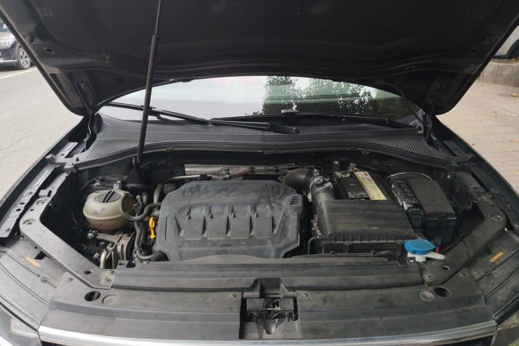 Used Volkswagen Tiguan L 2021 330TSI Automatic Two-Wheel Drive R-Line Enhanced Edition Engine Bay