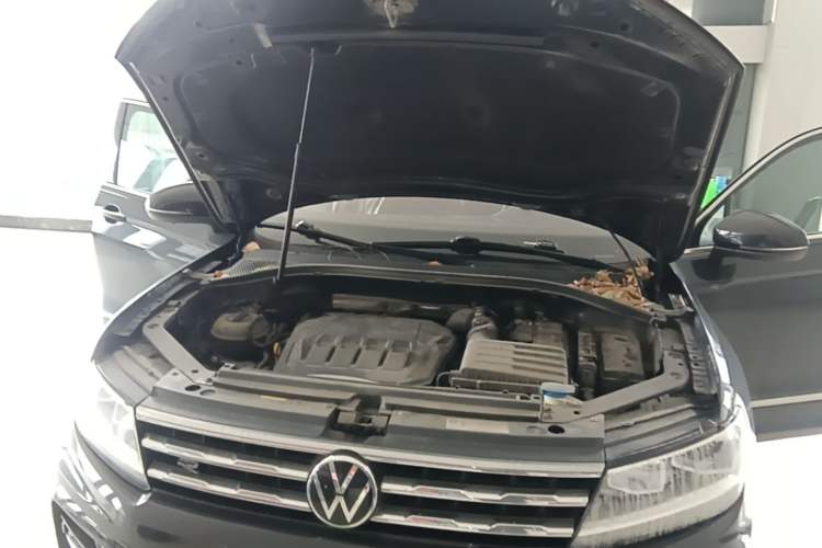 Used Volkswagen Tiguan L 2021 330TSI Automatic Two-Wheel Drive R-Line Enhanced Edition Engine Bay