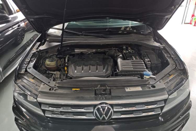 Used Volkswagen Tiguan L 2021 330TSI Automatic Two-Wheel Drive R-Line Enhanced Edition Engine Bay