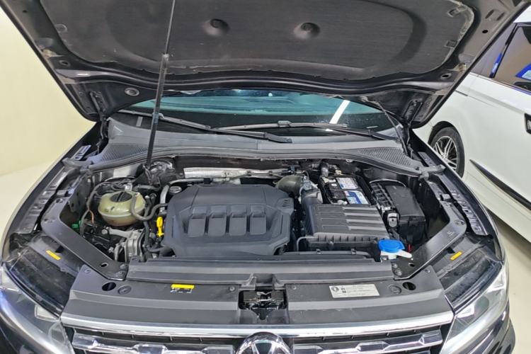 Used Volkswagen Tiguan L 2021 330TSI Automatic Two-Wheel Drive R-Line Enhanced Edition Engine Bay
