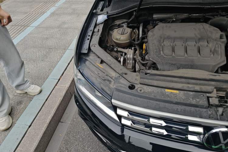 Used Volkswagen Tiguan L 2021 330TSI Automatic Two-Wheel Drive R-Line Enhanced Edition Engine Bay Right