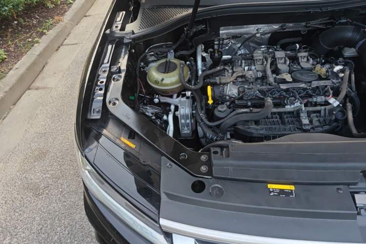 Used Volkswagen Tiguan L 2021 330TSI Automatic Two-Wheel Drive R-Line Enhanced Edition Engine Bay Right