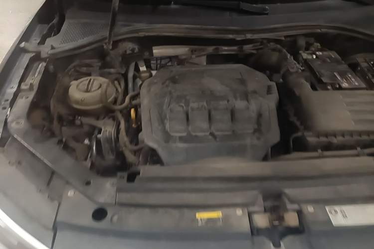 Used Volkswagen Tiguan L 2021 330TSI Automatic Two-Wheel Drive R-Line Flagship Edition Engine Bay Right