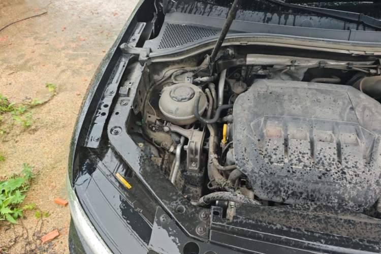 Used Volkswagen Tiguan L 2021 330TSI Automatic Two-Wheel Drive R-Line Enhanced Edition Engine Bay Right