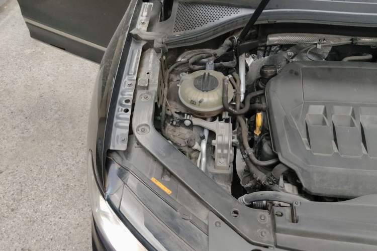 Used Volkswagen Tiguan L 2021 330TSI Automatic Two-Wheel Drive R-Line Enhanced Edition Engine Bay Right