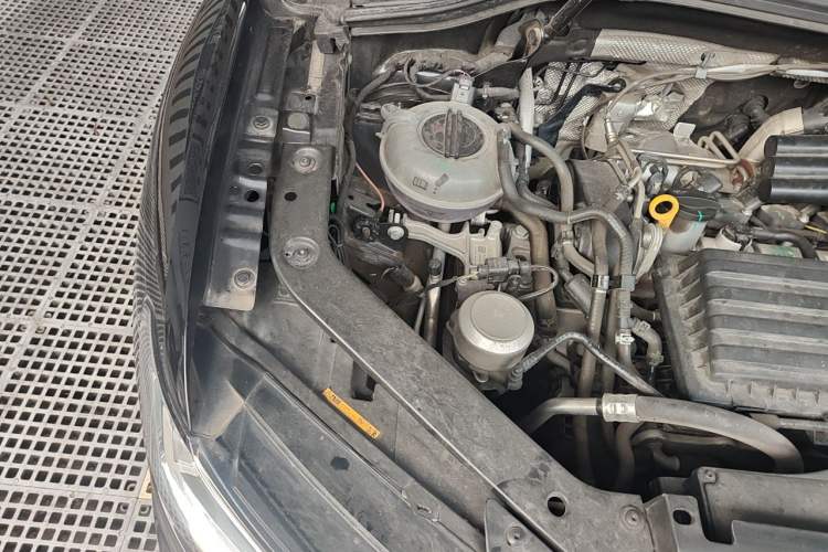 Used Volkswagen Tiguan L 2021 280TSI Automatic Two-Wheel Drive Smart Edition Engine Bay Right