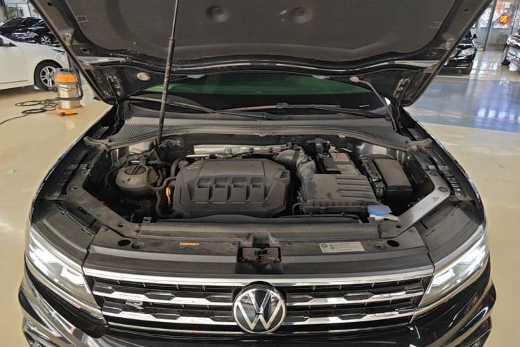 Used Volkswagen Tiguan L 2021 330TSI Automatic Two-Wheel Drive R-Line Flagship Edition Engine Bay
