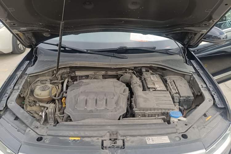 Used Volkswagen Tiguan L 2021 330TSI Automatic Two-Wheel Drive R-Line Enhanced Edition Engine Bay