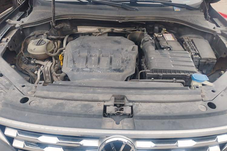 Used Volkswagen Tiguan L 2021 330TSI Automatic Two-Wheel Drive R-Line Enhanced Edition Engine Bay