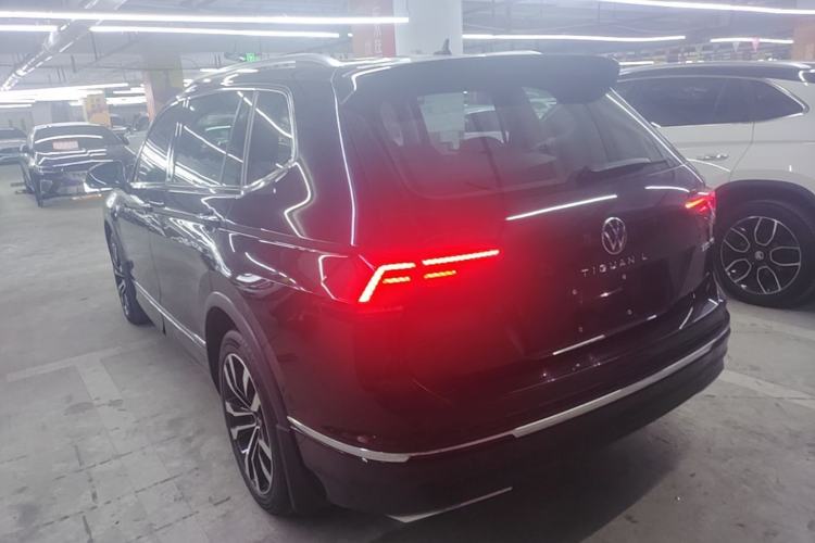 Used Volkswagen Tiguan L 2021 330TSI Automatic Two-Wheel Drive R-Line Flagship Edition Exterior 2
