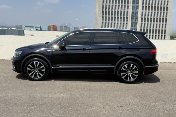 Used Volkswagen Tiguan L 2021 330TSI Automatic Two-Wheel Drive R-Line Flagship Edition Exterior 2