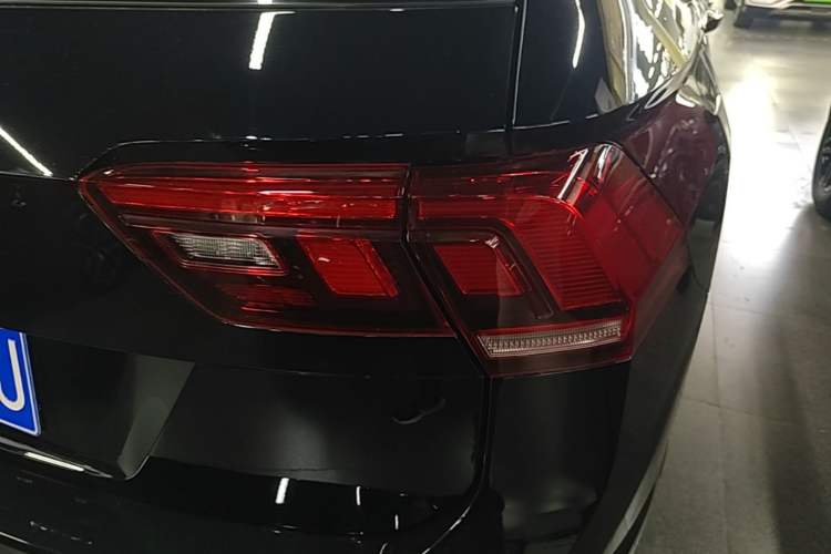 Used Volkswagen Tiguan L 2021 330TSI Automatic Two-Wheel Drive Smart Edition Exterior 3