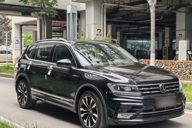 Used Volkswagen Tiguan L 2021 330TSI Automatic Two-Wheel Drive R-Line Enhanced Edition Exterior 3