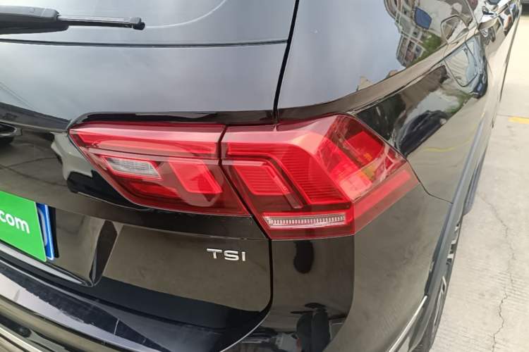 Used Volkswagen Tiguan L 2021 330TSI Automatic Two-Wheel Drive R-Line Enhanced Edition Exterior 3