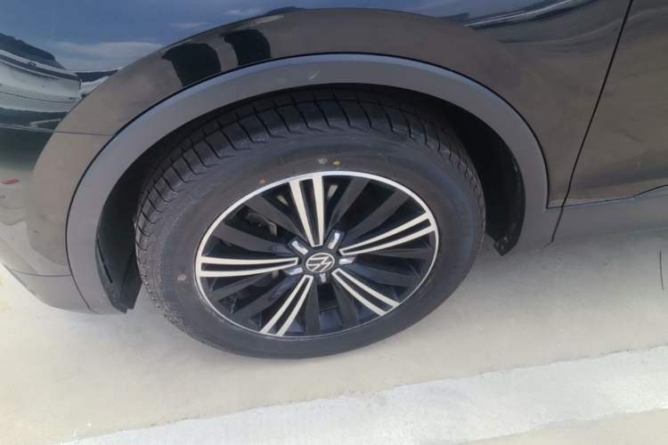 Used Volkswagen Tiguan L 2021 330TSI Automatic Two-Wheel Drive Comfort Edition Exterior 4