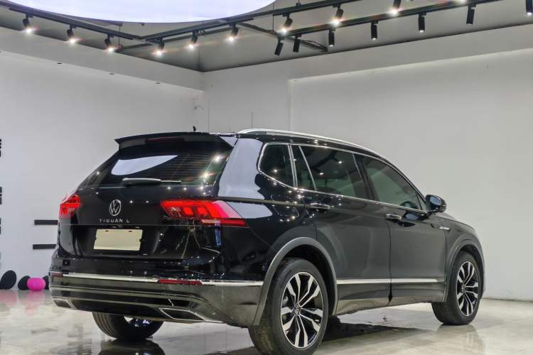 Used Volkswagen Tiguan L 2021 330TSI Automatic Two-Wheel Drive R-Line Flagship Edition Exterior 4