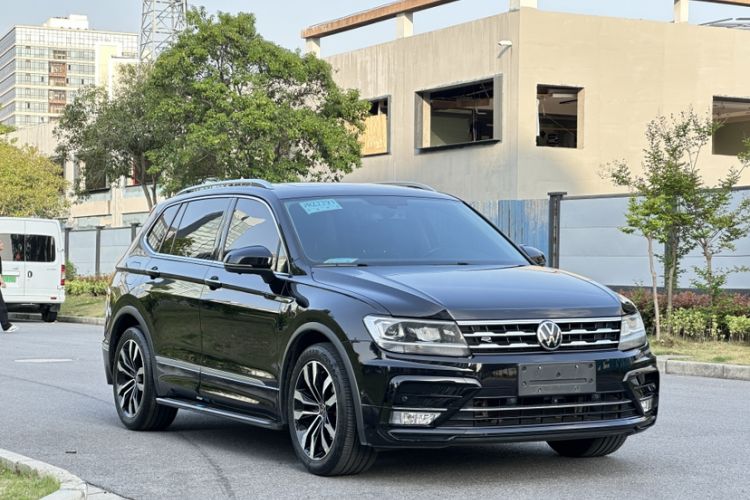 Used Volkswagen Tiguan L 2021 330TSI Automatic Two-Wheel Drive R-Line Enhanced Edition Exterior 4