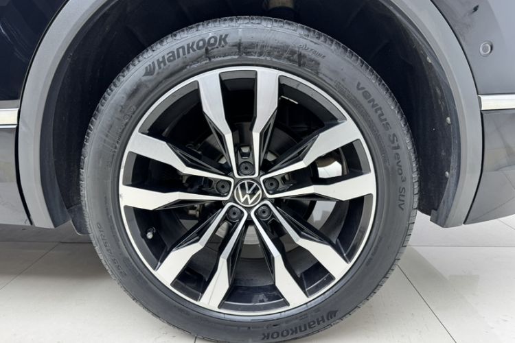 Used Volkswagen Tiguan L 2021 330TSI Automatic Two-Wheel Drive R-Line Enhanced Edition Exterior 5