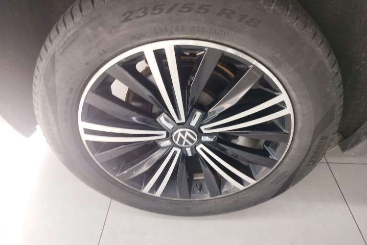 Used Volkswagen Tiguan L 2021 330TSI Automatic Two-Wheel Drive Smart Edition Exterior 5