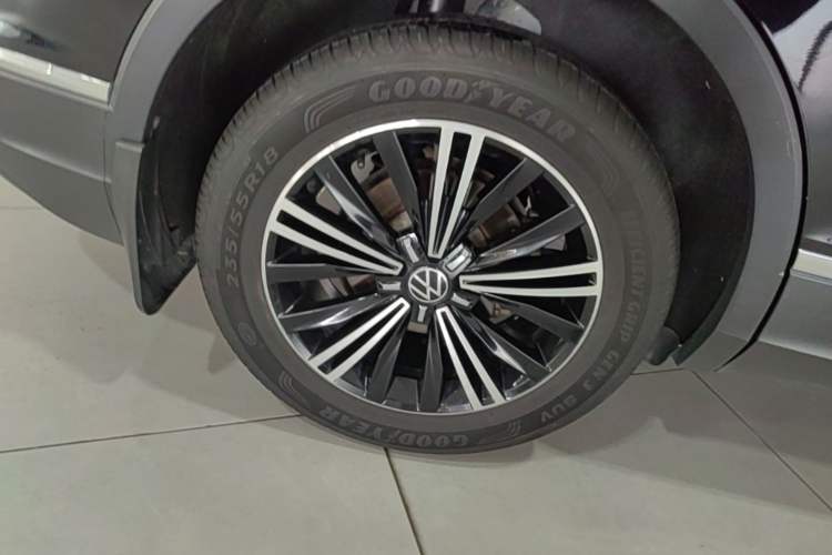 Used Volkswagen Tiguan L 2021 330TSI Automatic Two-Wheel Drive Smart Edition Exterior 5