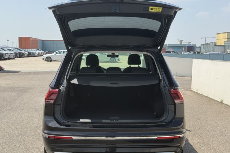 Used Volkswagen Tiguan L 2021 330TSI Automatic Two-Wheel Drive R-Line Flagship Edition Exterior 5