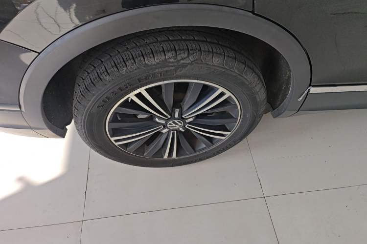 Used Volkswagen Tiguan L 2021 330TSI Automatic Two-Wheel Drive Comfort Edition Exterior 5