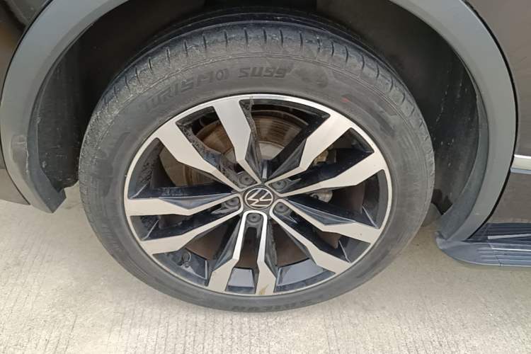 Used Volkswagen Tiguan L 2021 330TSI Automatic Two-Wheel Drive R-Line Enhanced Edition Exterior 5
