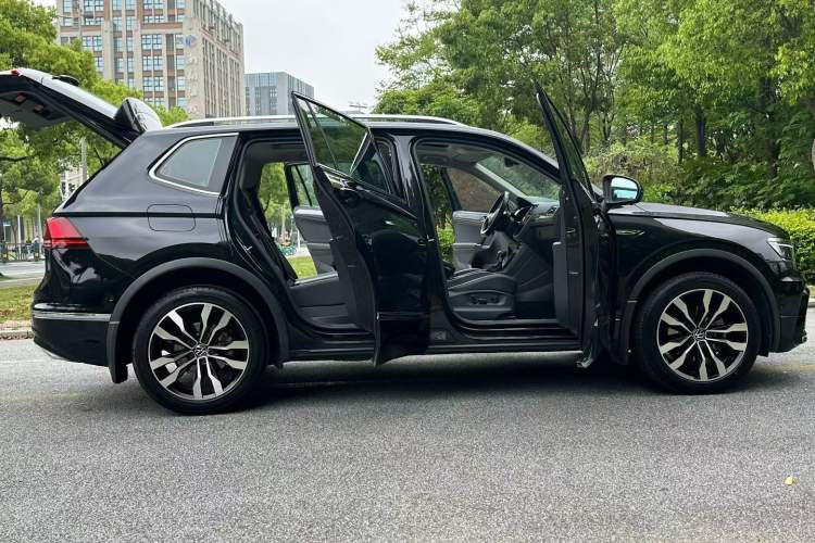 Used Volkswagen Tiguan L 2021 330TSI Automatic Two-Wheel Drive R-Line Flagship Edition Exterior 8