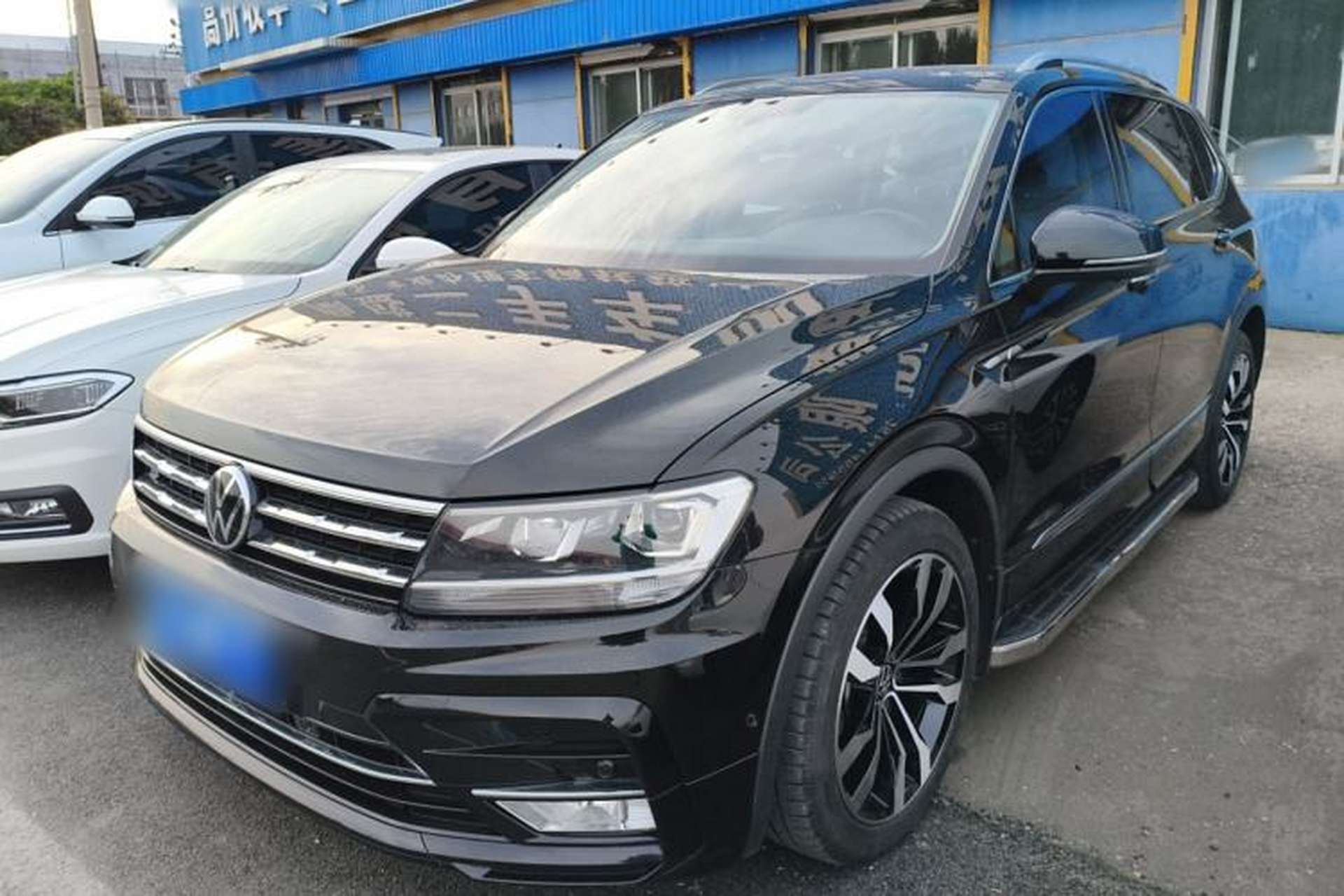 Used Volkswagen Tiguan L 2021 330TSI Automatic Two-Wheel Drive R-Line Enhanced Edition Front Left 45 Deg